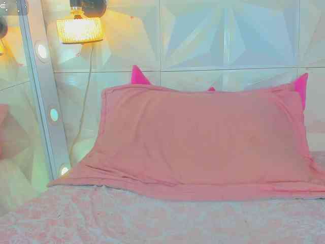 cutelatinaxxx webcam