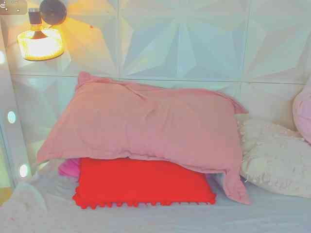 cutelatinaxxx webcam