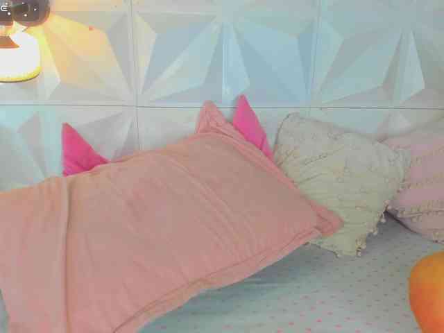 cutelatinaxxx webcam