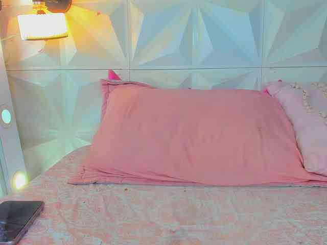 cutelatinaxxx webcam