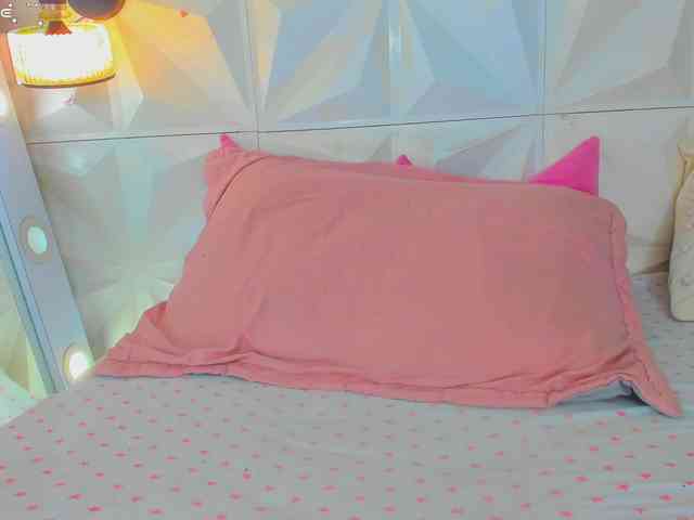 cutelatinaxxx webcam