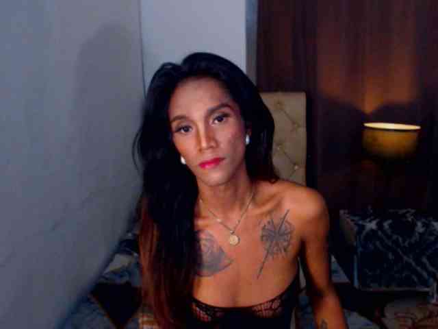xMONSTERanac0nda Live Webcam on BongaCams