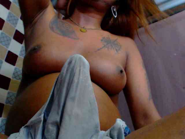 xMONSTERanac0nda Live Webcam on BongaCams