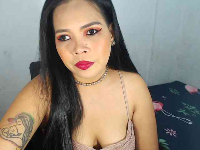 PinaySweetMommyxx webcam