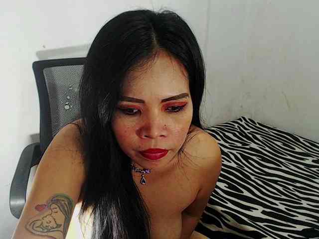 PinaySweetMommyxx webcam