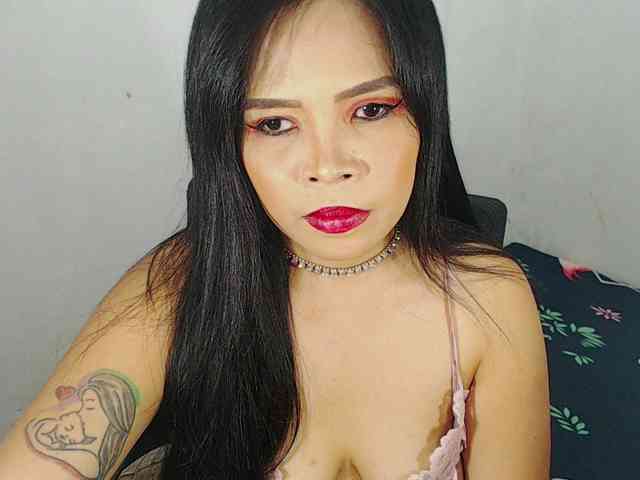 Pinaysweetmommyxx (28, Asian Cam Girl) performing squirt.