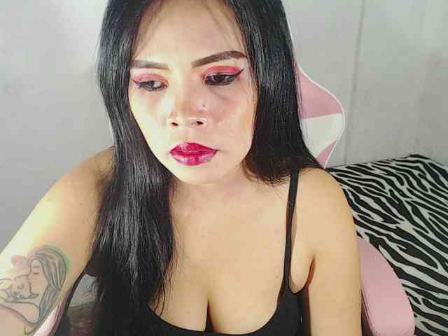 PinaySweetMommyxx webcam