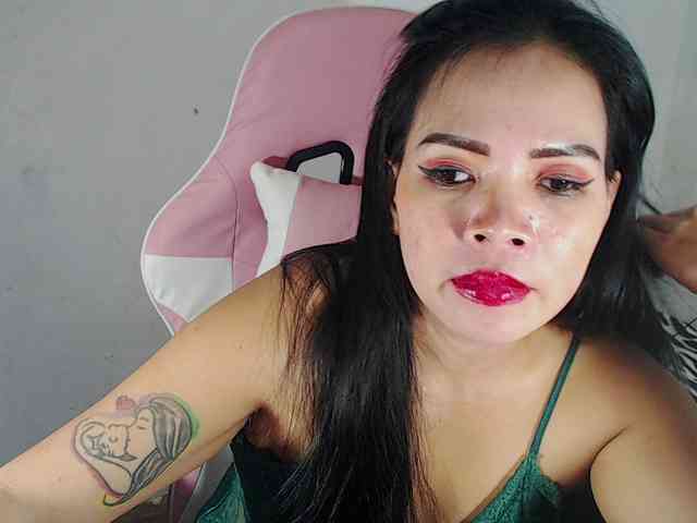 PinaySweetMommyxx webcam