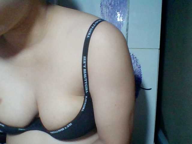 JangHi-22's BongaCams show and profile