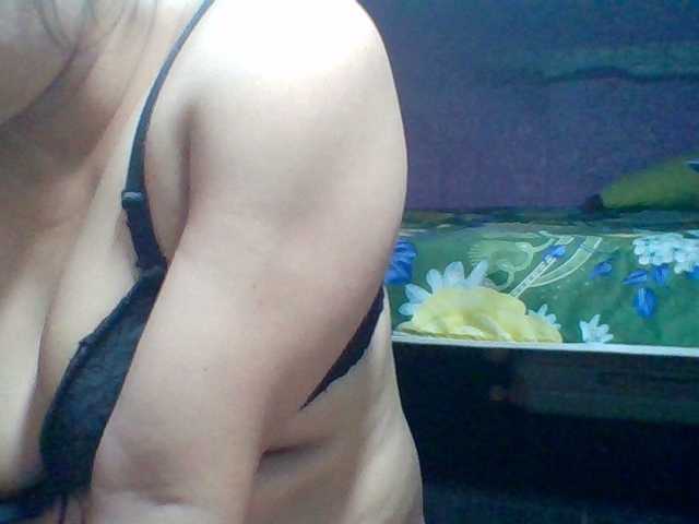 JangHi-22's BongaCams show and profile