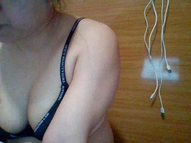 JangHi-22's BongaCams show and profile