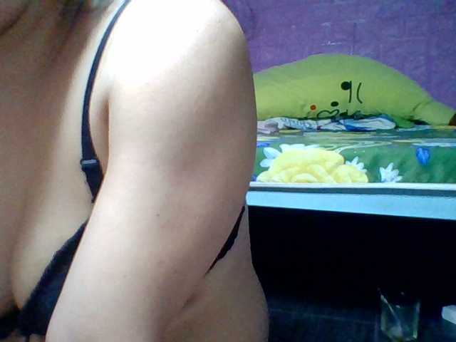 JangHi-22's BongaCams show and profile