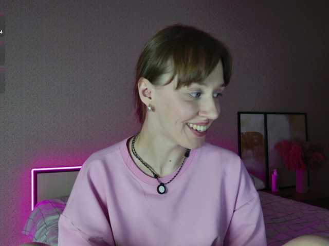 SalutChristine's BongaCams show and profile