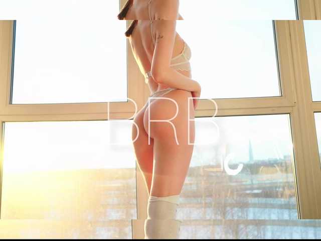 SalutChristine's BongaCams show and profile