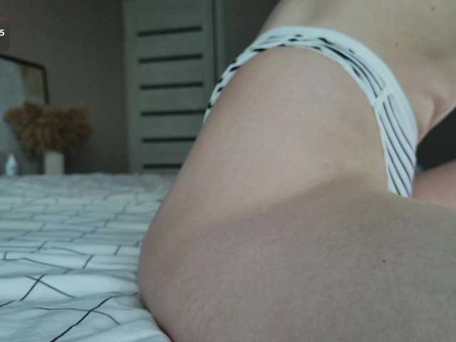 SalutChristine's BongaCams show and profile