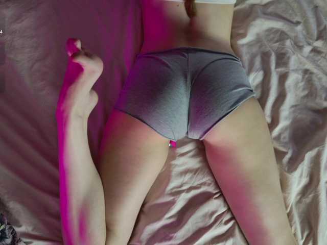 SalutChristine's BongaCams show and profile