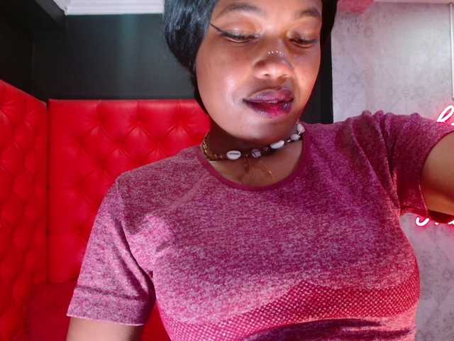 CrystalBrooke3x from BongaCams is Freechat