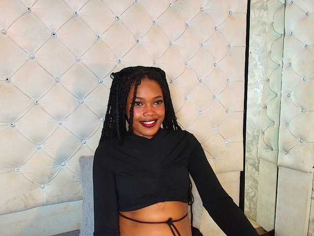 CrystalBrooke3x's BongaCams show and profile