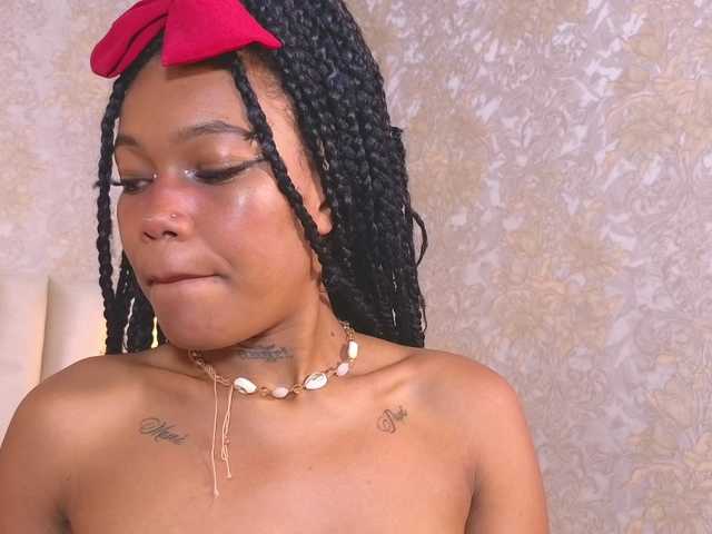 CrystalBrooke3x's BongaCams show and profile