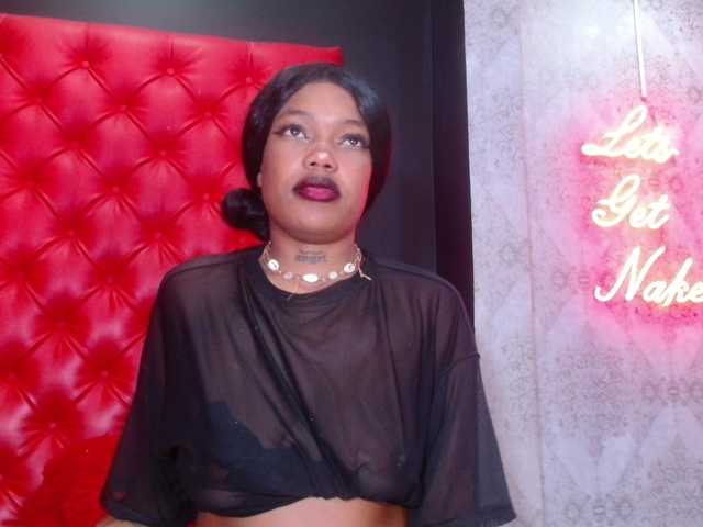 CrystalBrooke3x's BongaCams show and profile