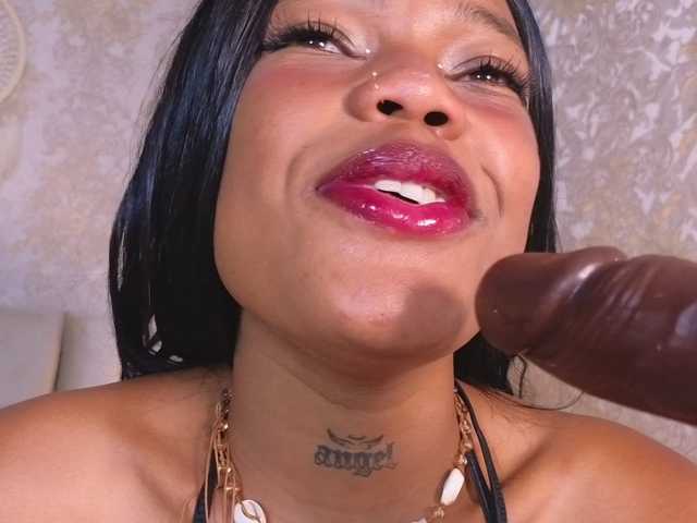 CrystalBrooke3x's BongaCams show and profile