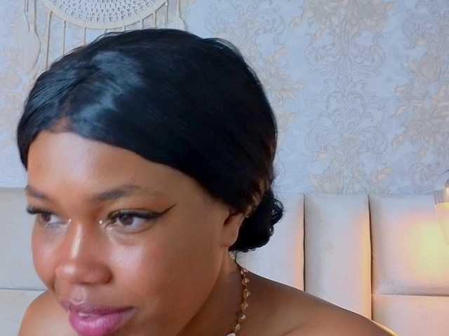 CrystalBrooke3x's BongaCams show and profile