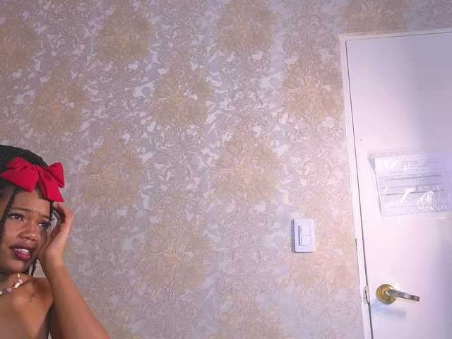 CrystalBrooke3x's BongaCams show and profile