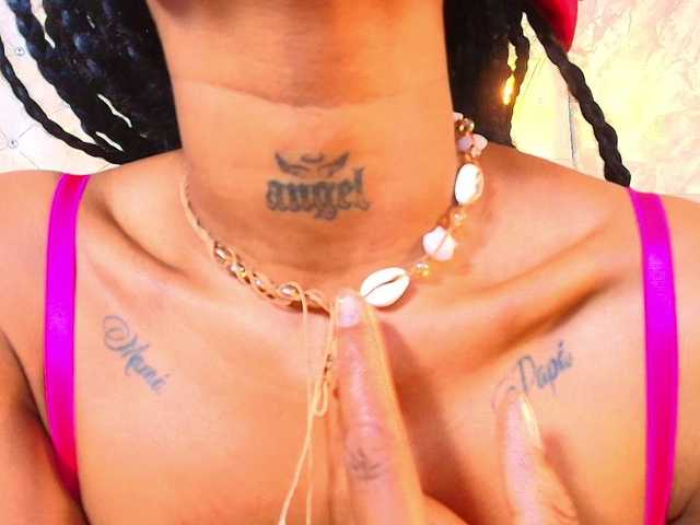 CrystalBrooke3x's BongaCams show and profile