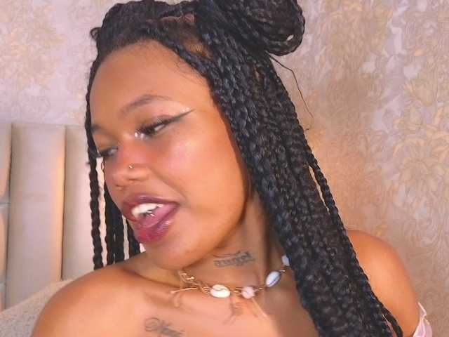 CrystalBrooke3x's BongaCams show and profile