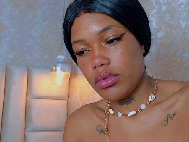 CrystalBrooke3x's BongaCams show and profile