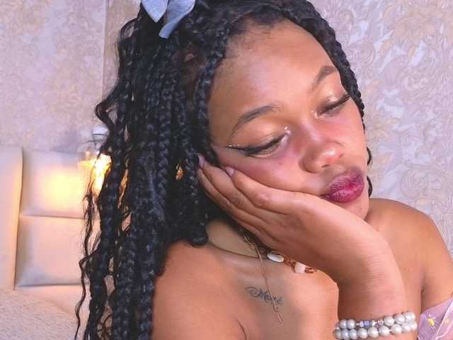 CrystalBrooke3x's BongaCams show and profile