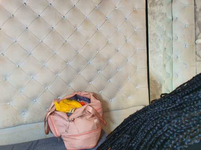 CrystalBrooke3x's BongaCams show and profile