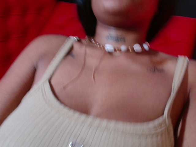 CrystalBrooke3x's BongaCams show and profile