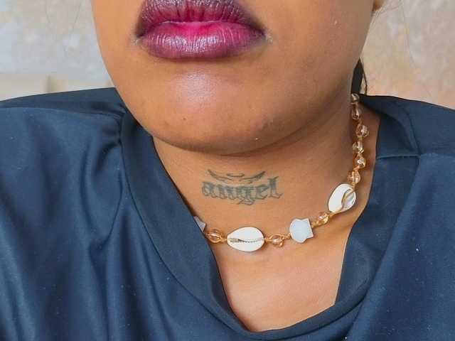 CrystalBrooke3x's BongaCams show and profile