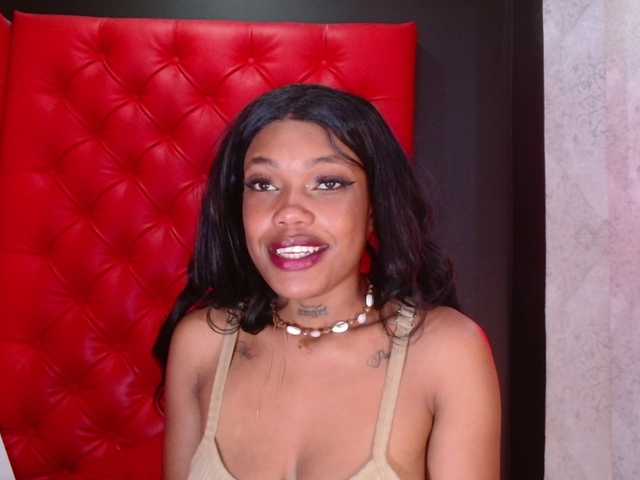 CrystalBrooke3x's BongaCams show and profile