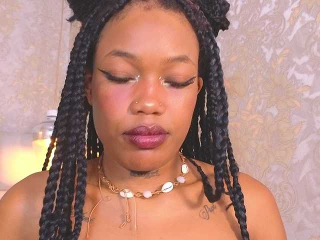 CrystalBrooke3x Live Cam on BongaCams