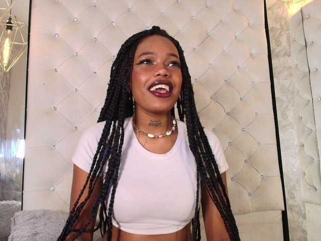 CrystalBrooke3x's BongaCams show and profile