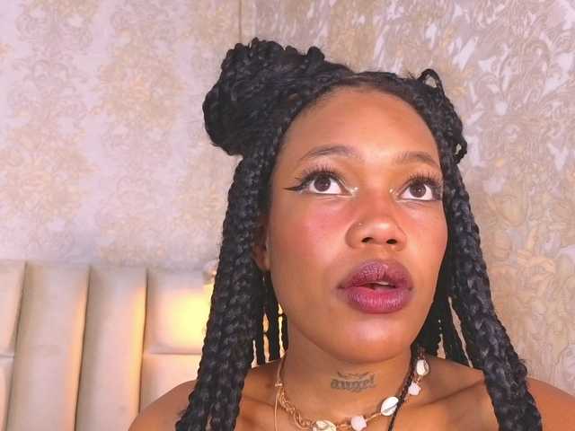 CrystalBrooke3x's BongaCams show and profile