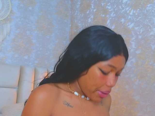 CrystalBrooke3x's BongaCams show and profile