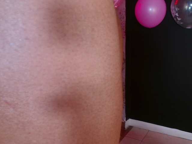 CrystalBrooke3x's BongaCams show and profile