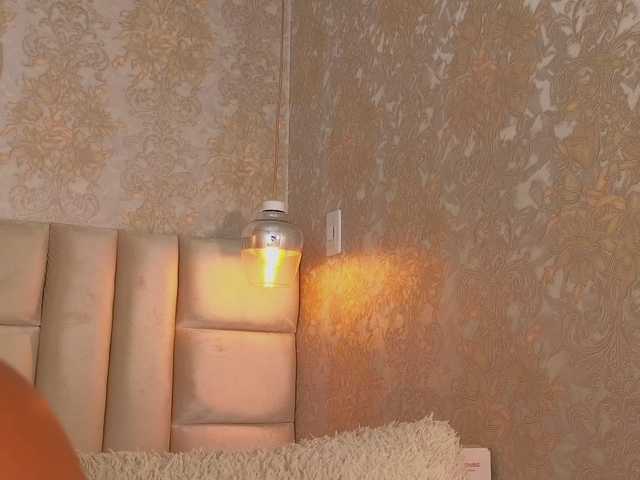 CrystalBrooke3x's BongaCams show and profile