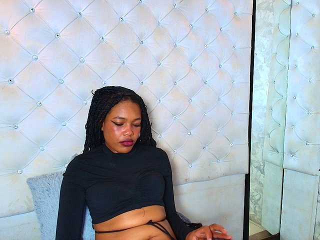 CrystalBrooke3x's BongaCams show and profile