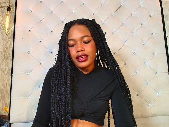 CrystalBrooke3x's BongaCams show and profile