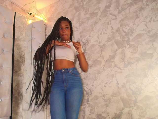 CrystalBrooke3x's BongaCams show and profile