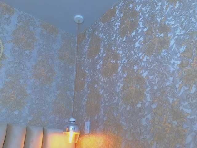 CrystalBrooke3x's BongaCams show and profile