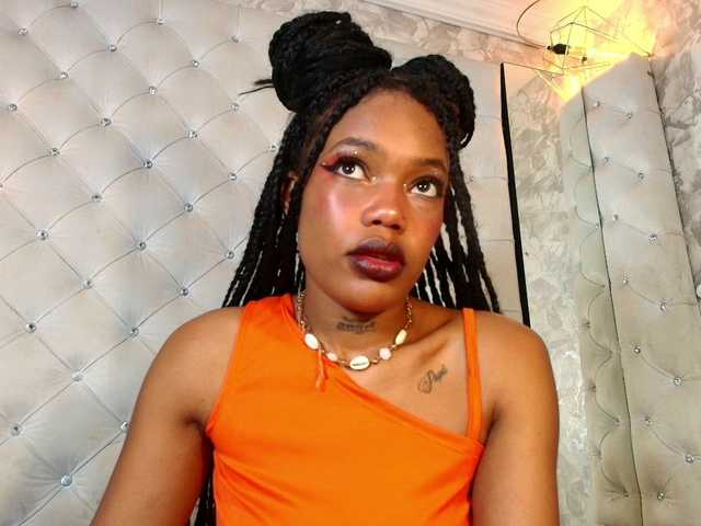 CrystalBrooke3x's BongaCams show and profile