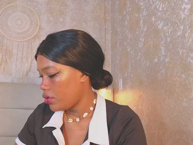 CrystalBrooke3x's BongaCams show and profile