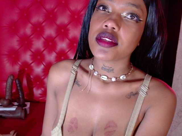 CrystalBrooke3x's BongaCams show and profile