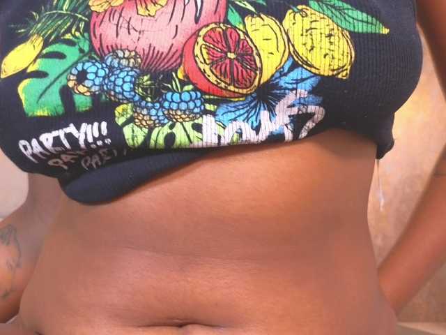 CrystalBrooke3x's BongaCams show and profile