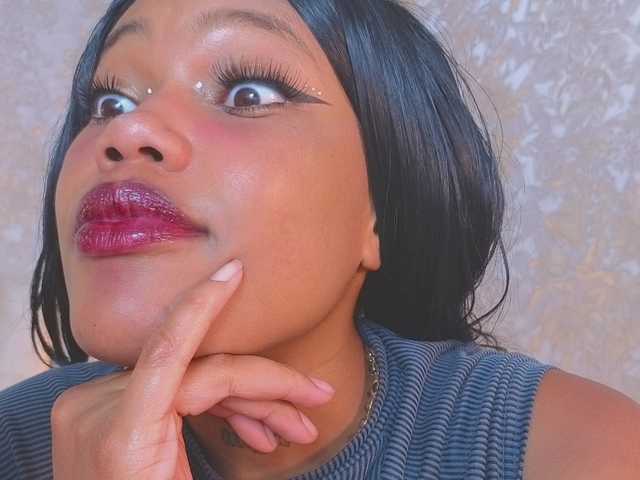 CrystalBrooke3x's BongaCams show and profile